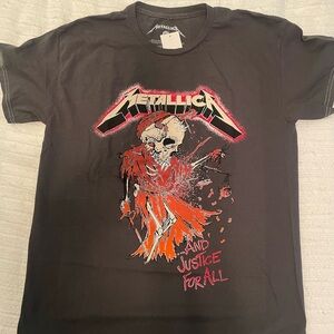 Metallica Graphic T-Shirt in Black and Red